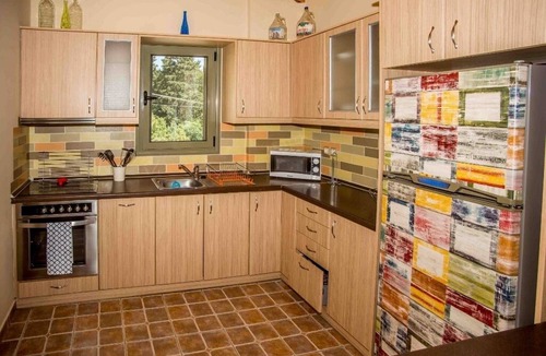 Antipata Apartment | #3-Spacious 1 bedroom apartment with full kitchen and large balcony