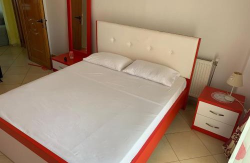 Fier Villa | 4 Bed Villa - Sleeps 9 - Pets - Garden - Parking