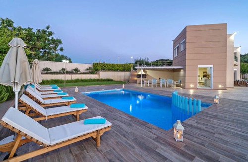 Agia Marina Villa | 4-Bedroom Uphill Villa With Private Pool