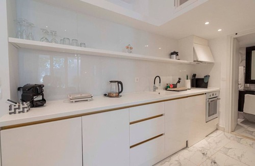 Nea Moudania Apartment | 4 Elemental Living Suites - Wind