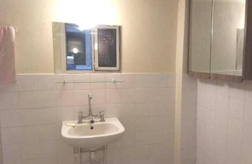 Athens House | 5' απο μετρό, δωμάτιο με μπαλκόνι