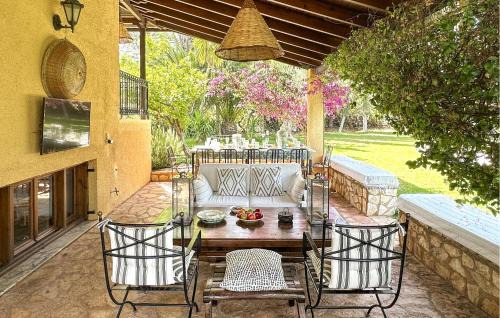Astros House | 5 Bedroom Awesome Home In Astros Arkadia