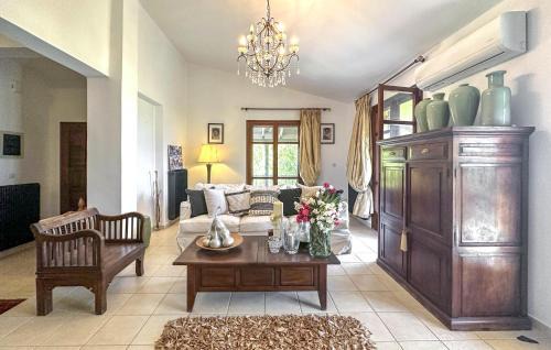 Astros House | 5 Bedroom Awesome Home In Astros Arkadia