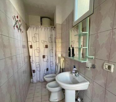 Shkembi i Kavajes Apartment | 50 Steps to the Sea