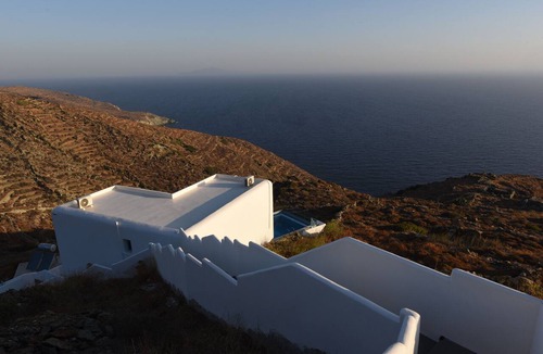 Ano Meria House | 65 Stairs To Heaven Private Villa
