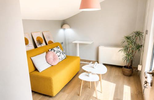Platia Viktorias Apartment | 7th and Above Athens Penthouse