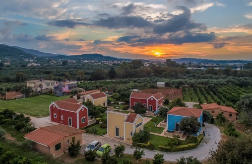 Mourniai House | A PEACEFULL PARADISE WITH SWIMMING POOL FOR YOUR RELAXATION