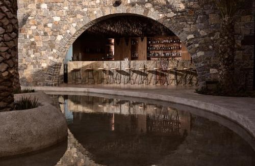 Mononaftis Hotel | Acro Suites - A Wellbeing Resort