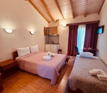 Zalongo Apartment | Acrogiali Rooms