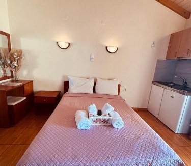 Zalongo Apartment | Acrogiali Rooms