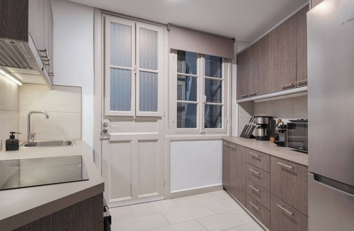 Makrigianni Apartment | Acropolis Elegant Residence | Syggroy Av.12. Athens 11742, Bill & John Apartments & Villas