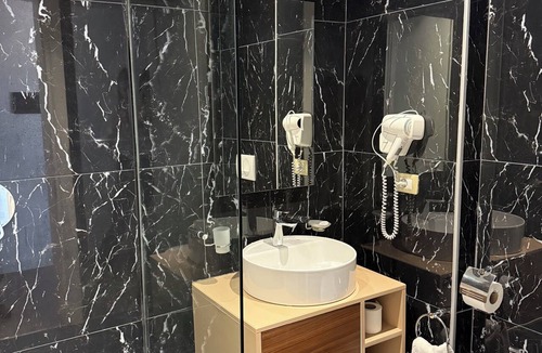 Shkembi i Kavajes Hotel | Adria Palace Hotel