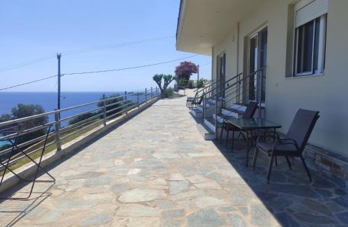 Agii Apostoli House | Aegean Beachfront Apartment