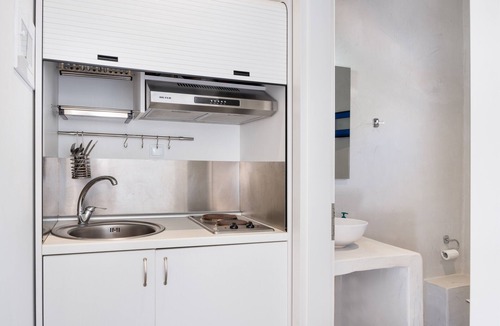 Perissa Apartment | Aegean Blue Santorini Perissa near the Beach with Private Terrace & Wi-Fi