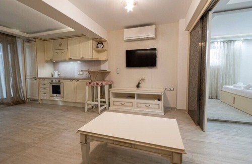 Haniotis Apartment | Aegean House by RentalsPro - Hanioti