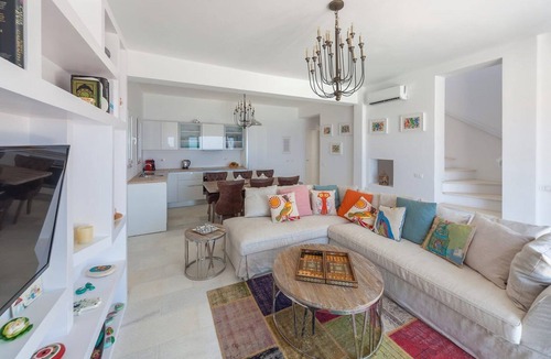 Syros Villa | Aegle Seafront Villa, 3 Bedrooms, Private Infinity Pool, Agios Stefanos, Syros