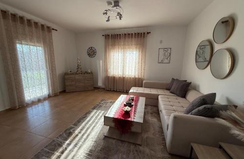 Doxato Villa | Aeolus Residences - Cozy Family House with Yard