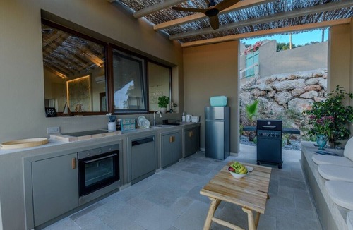 Linia Villa | AER - Romantic Private Pool Villa with Spectacular 180° Ocean Views