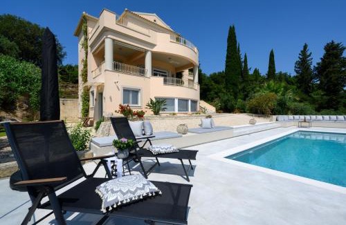Parelia Villa | Aeras Luxury Villa