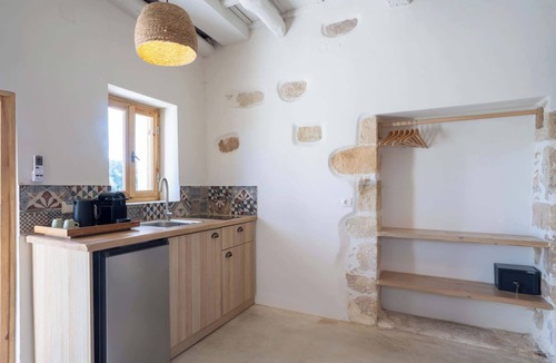 Amnatos House | Aerida Guesthouse Of Stone - Haroula Cozy Suite