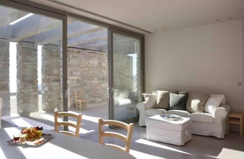 Ios Apartment | Aetoula – Sunset-Facing Cave Retreat Above Mylopotas, Ios