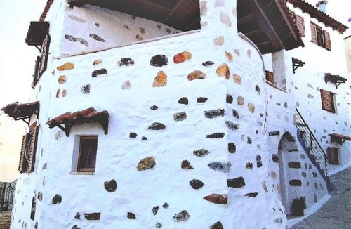 Yianniou Villa | Afroditi Traditional Villa