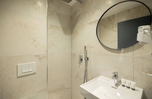 Vlore Hotel | Aglon Twin's Hotel