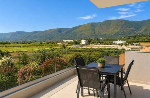 Alikanas Apartment | Aimilio's Place - Peaceful 2-Bedroom Apartment
