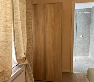 Rreshen Hotel | Air B&B Hotel