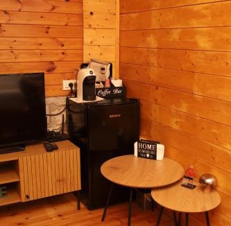 Kamez House | Airport Comfort Nest