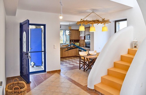 Kea House | Alexandrea, family home near Vourkari