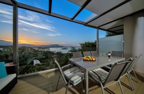 Plaka Villa | Alexis Zorba Villa - private pool & sea view - 8 min walk to beach