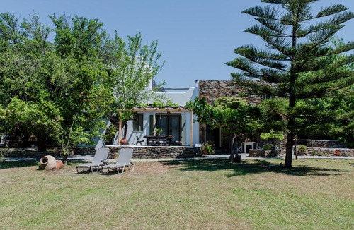 Skiros House | Almond House