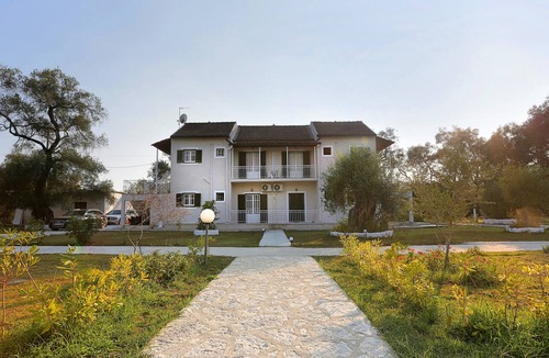 Lefkimmi Apartment | Alykes family resort
