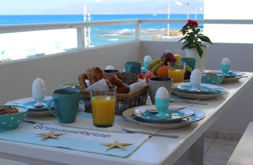Hersonissos Centre Apartment | Amazing beachfront apartment in Hersonissos