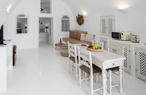 Oia Villa | Ambi Villas Santorini