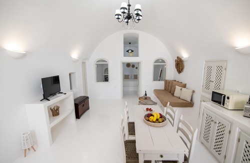 Oia Villa | Ambi Villas Santorini