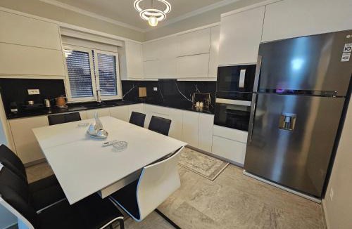 Mbrostar-Urë Apartment | Amelia Luxury Apartments 1 Fier