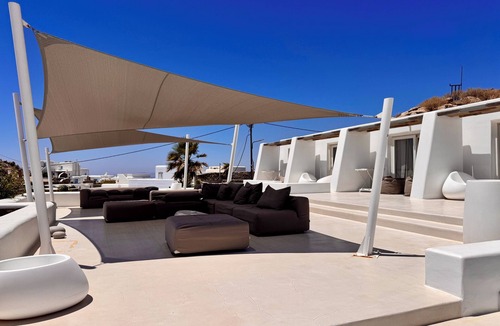 Tourlos Apartment | Amethyst Suite