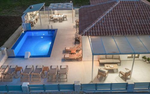 Alykes Villa | Amore Villa, 4 bedrooms & Private pool, by ZanteWize