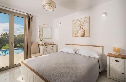 Alykes Villa | Amore Villa, 4 bedrooms & Private pool, by ZanteWize