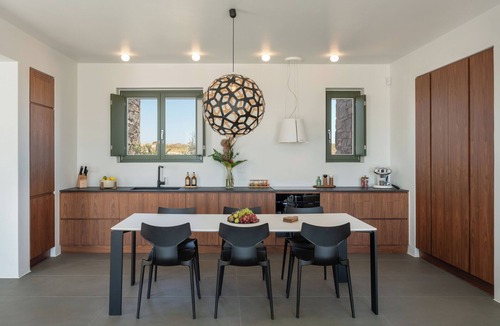 Naousa Villa | Ampelas 4BR Villa, Private Pool, To Ktima Paros