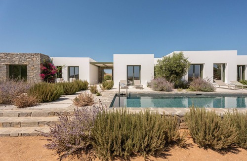 Naousa Villa | Ampelas 4BR Villa, Private Pool, To Ktima Paros