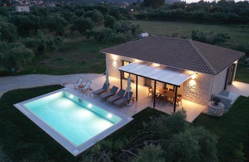 Lefkada Town Villa | Anagallis Villas