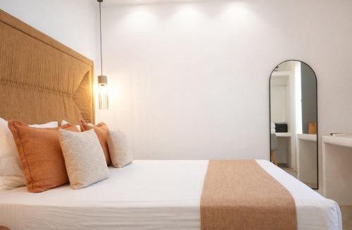 Naxos Hotel | Anais Of Naxos