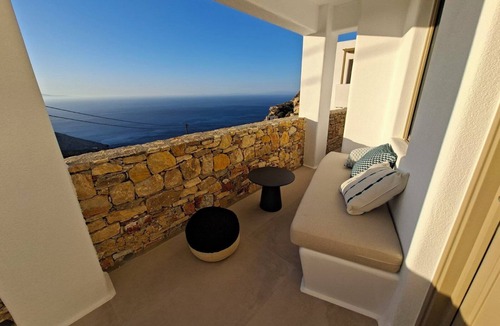Folegandros Town Apartment | ANDELIAS SIGNATURE SUITES