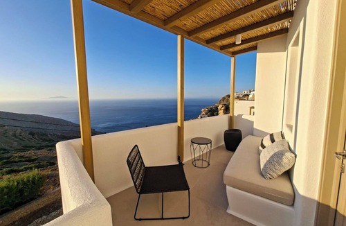 Folegandros Town Apartment | ANDELIAS SIGNATURE SUITES