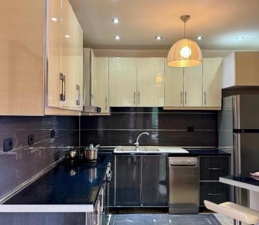 Mbrostar-Urë Apartment | Andi guest house