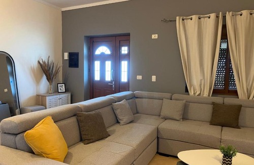 Sarande Apartment | Andrew's place
