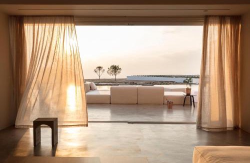 Oia Resort | Andronis Arcadia - Preferred Hotels & Resorts